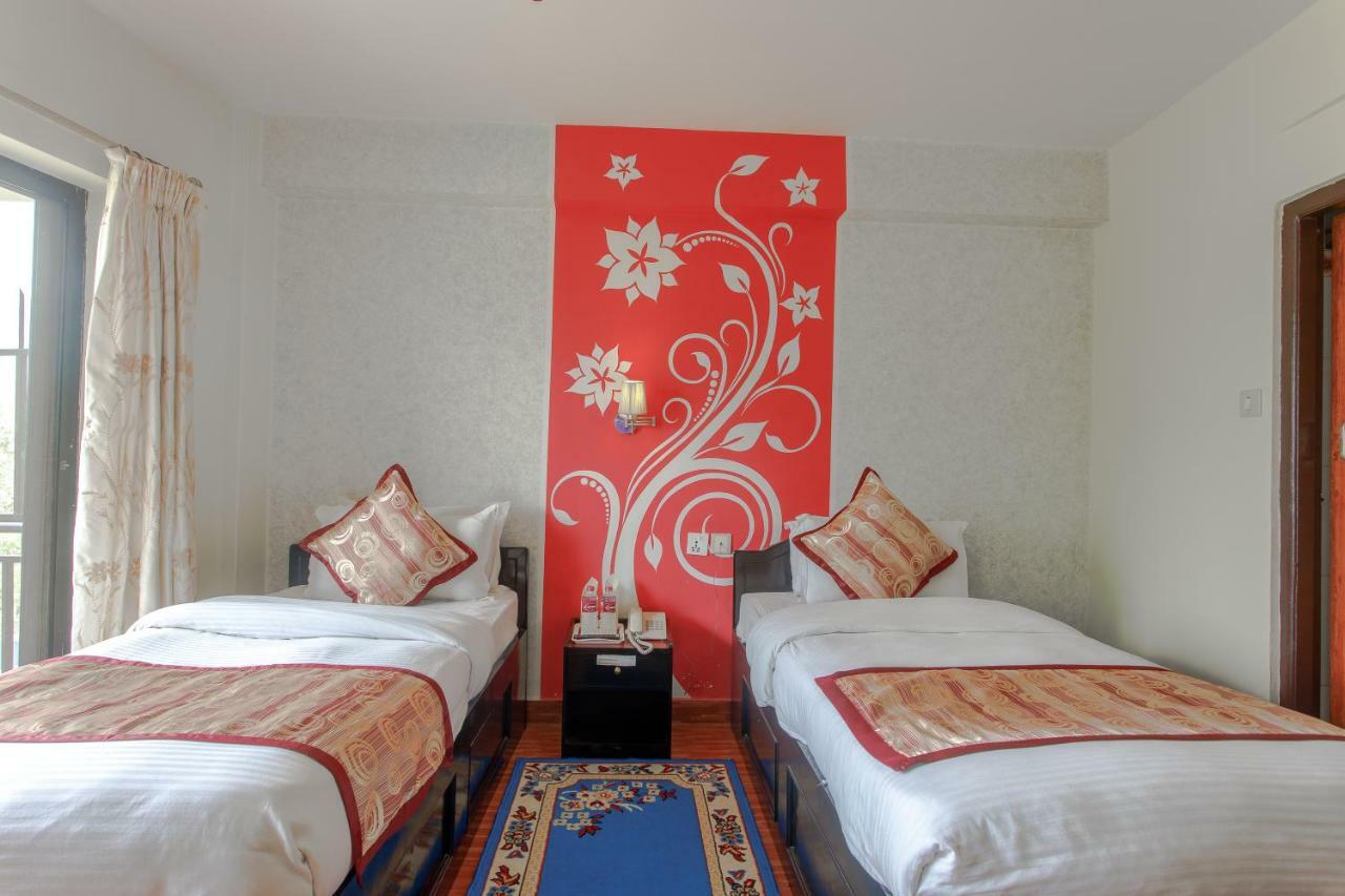 Hotel Peace Plaza Покхара Экстерьер фото