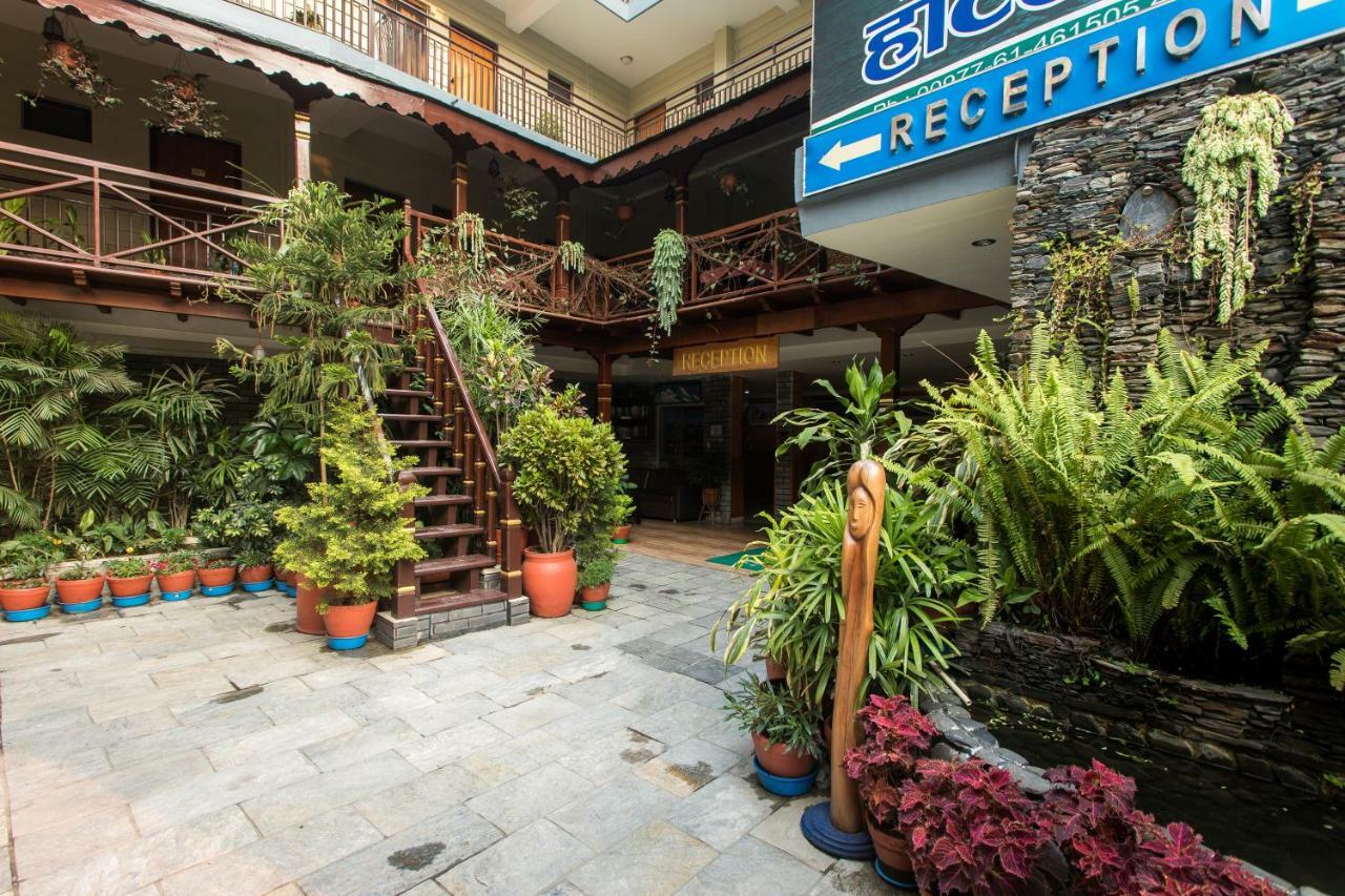 Hotel Peace Plaza Покхара Экстерьер фото